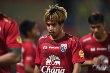 PATHUMTHANI, THAILAND -11 Aralık 2022: Chatmongkol Rueangthanarot # 19 Tayland ile Myanmar arasındaki dostluk maçı sırasında thammasart Stadyumu, Tayland