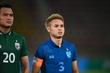 THUMTHANI, THAILAND -11 Aralık 2022: Tayland 'daki Tayland Stadyumu' nda Myanmar 'a karşı oynanan dostluk maçı sırasında Tayland' ın 3 numaralı Bunmathan Tiyatrosu