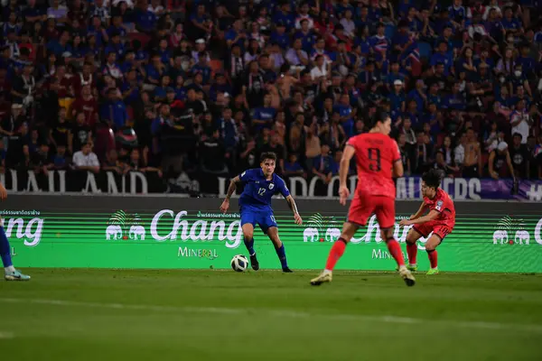 Bangkok, Tayland - 26 Mart 2024: Dünya Kupası sırasında Tayland ile Tayland arasında Tayland 'daki rajamangkala Stadyumu' nda oynanan 12 numaralı SAA Mickelson