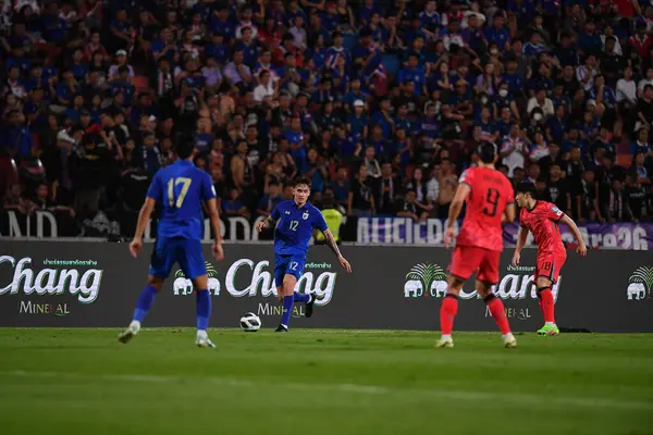 Bangkok, Tayland - 26 Mart 2024: Dünya Kupası sırasında Tayland ile Tayland arasında Tayland 'daki rajamangkala Stadyumu' nda oynanan 12 numaralı SAA Mickelson