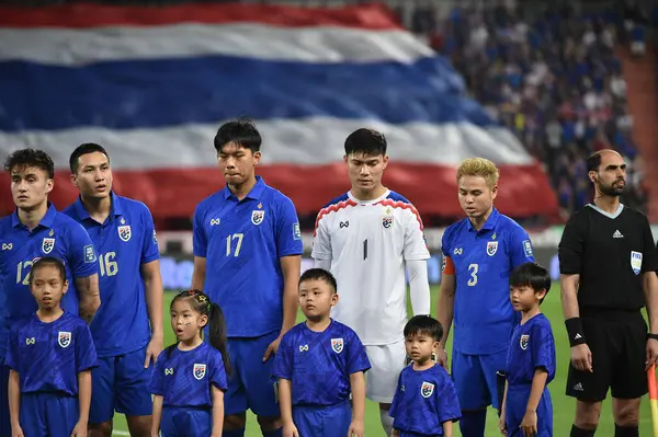 Bangkok - Tayland - 26 Mart 2024 - Tayland Dünya Kupası sırasındaki Tayland oyuncuları, Tayland 'daki Rajamangkala Stadyumu' nda Güney Kore ile karşılaştı.