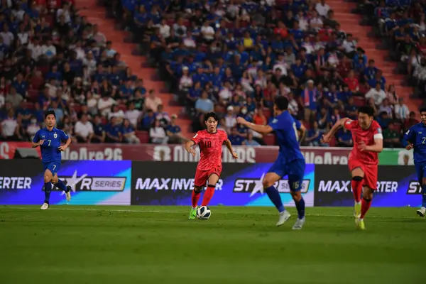 BANGKOK, THAILAND-26 MARCH, 2024: Lee Kangin # 18 Güney Kore Futbolcusu Dünya Kupası sırasında Tayland ile Güney Kore arasında rajamangkala Stadyumu, Tayland