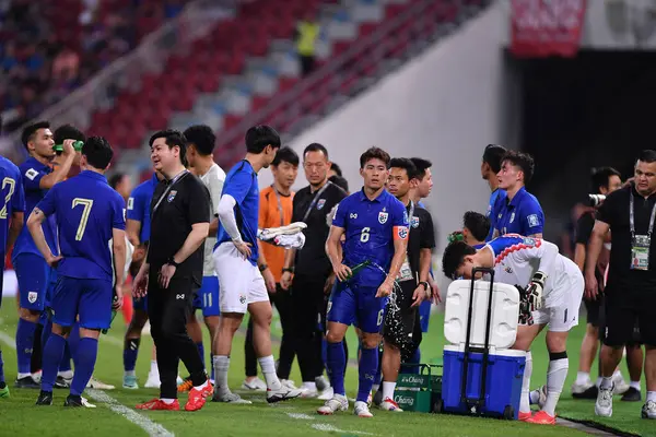 Bangkok - Tayland - 26 Mart 2024 - Tayland Dünya Kupası sırasındaki Tayland oyuncuları, Tayland 'daki Rajamangkala Stadyumu' nda Güney Kore ile karşılaştı.