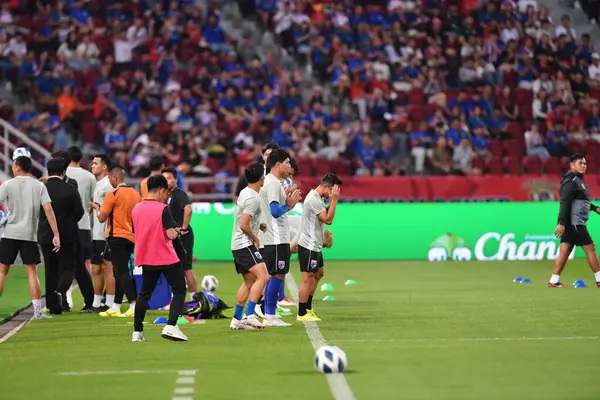 Bangkok - Tayland - 26 Mart 2024 - Tayland Dünya Kupası sırasındaki Tayland oyuncuları, Tayland 'daki Rajamangkala Stadyumu' nda Güney Kore ile karşılaştı.