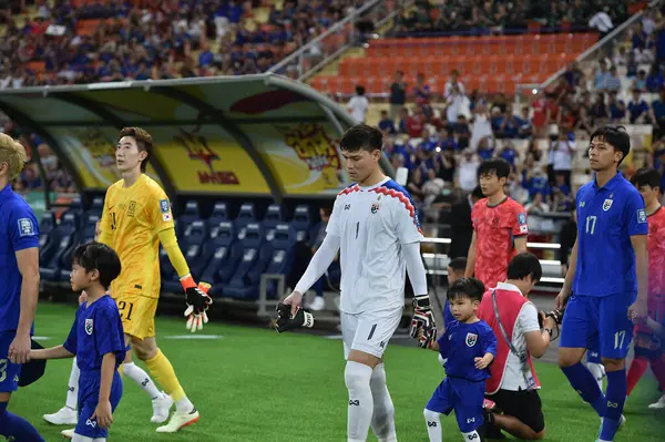 BANGKOK, THAILAND-26 MARCH, 2024: Patiwat Khammai # 1 Tayland Dünya Kupası 'nda Tayland ile Güney Kore arasındaki rajamangkala stadyumu, Tayland