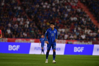 Bangkok, Tayland - 26 Mart 2024: Weerathep Pompan 22 numaralı Tayland Dünya Kupası 'nda Tayland ile Tayland arasındaki rajamangkala Stadyumu maçına çıktı.