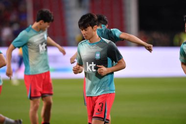 Bangkok, Tayland - 26 Mart 2024 - Dünya Kupası sırasında Güney Kore 'nin 3 numaralı Kim jin-su oyuncusu Rajamangkala Stadyumu' nda Güney Kore 'ye karşı mücadele etti.