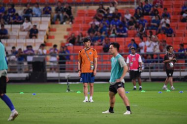 Bangkok, Tayland - 26 Mart 2024: Tayland Dünya Kupası 'nda Masatada Ishii' nin baş antrenörü, Tayland 'daki Rajamangkala Stadyumu' nda Güney Kore maçına çıktı.    