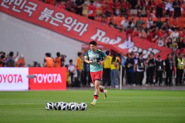 Bangkok, Tayland - 26 Mart 2024 - Tayland 'daki Rajamangkala Stadyumu' nda Tayland ile Güney Kore arasında oynanan Dünya Kupası sırasında Son Heung Min # 7 Güney Kore Oyuncusu.