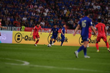 BANGKOK, THAILAND-26 MARCH, 2024: Chanathip Songkrasin # 18 Tayland Dünya Kupası sırasında Tayland ile Güney Kore arasındaki rajamangkala stadyumu, Tayland