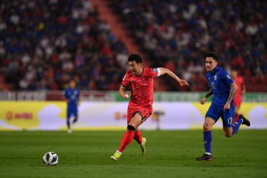 Bangkok, Tayland - 26 Mart 2024 - Tayland 'daki Rajamangkala Stadyumu' nda Tayland ile Güney Kore arasında oynanan Dünya Kupası sırasında Son Heung Min # 7 Güney Kore Oyuncusu.