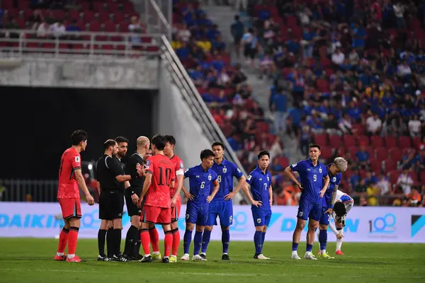 Bangkok - Tayland - 26 Mart 2024 - Tayland Dünya Kupası sırasındaki Tayland oyuncuları, Tayland 'daki Rajamangkala Stadyumu' nda Güney Kore ile karşılaştı.