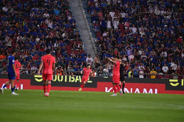 Bangkok, Tayland - 26 Mart 2024 - Tayland 'daki Rajamangkala Stadyumu' nda Tayland ile Güney Kore arasında oynanan Dünya Kupası sırasında Son Heung Min # 7 Güney Kore Oyuncusu.