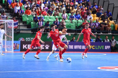 Bangkok, Tayland - 28 Nisan 2024: Ali Asghar Navlighe # 7 İran futbolcusu 2024 yılında Tayland 'ın Bangkok Arena kentinde İran ile karşı karşıya geldi.