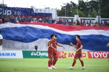 Chiangmai, Tayland - 25 Eylül 2022: Channarong Promsrikaew # 23 Tayland Kupası sırasında 700 yıllık stadyumda Malezya 'ya karşı oynandı. 
