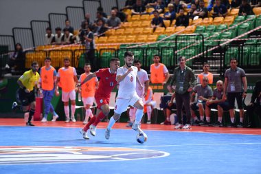 Bangkok, Tayland - 28 Nisan 2024: İran ile Bangkok Arena arasında oynanan 2024 Asya Kupası sırasında Müslüman Oladghobad # 8 İran Oyuncusu