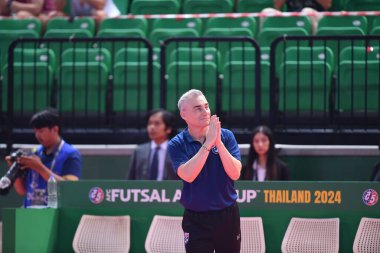 Bangkok, Tayland - 28 Nisan 2024: Miguel Rodrigo, Tayland 'ın Tayland' daki Bangkok Arena 'da İran ile 2024 Asya Kupası' nda teknik direktör olarak görev yaptı
