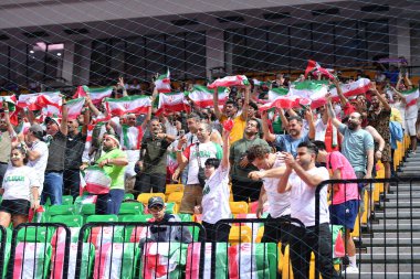 Bangkok, Tayland - 28 Nisan 2024: İran 'ın Tayland' daki Bangkok Arena, Tayland 'a karşı 2024 Asya Kupası' nda attığı gol nedeniyle İran destekçileri tarafından kutlandı