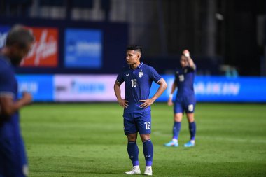 PATHUMTHANI, THAILAND -31 MAYIS 2022: Phitiwat Sookjitthammakul # 16 Tayland dostluk maçı sırasında bg stadyumunda Bahreyn 'e karşı