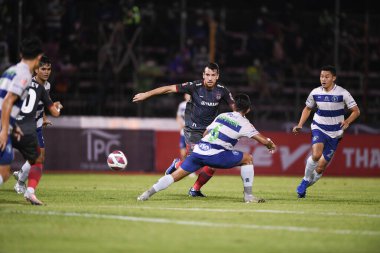 Bangplee-Samutprakan-10NOV2021: Samutprakan şehri ile Tayland 'daki samutprakan Stadyumu' nda birleşen Muangthong maçında Willian popp # 19 Muangthong oyuncusu