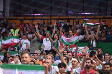 Bangkok, Tayland - 28 Nisan 2024: İran 'ın Tayland' daki Bangkok Arena, Tayland 'a karşı 2024 Asya Kupası' nda attığı gol nedeniyle İran destekçileri tarafından kutlandı