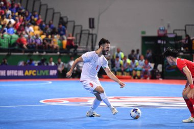 Bangkok, Tayland - 28 Nisan 2024: İran ile Bangkok Arena arasında oynanan 2024 Asya Kupası sırasında Müslüman Oladghobad # 8 İran Oyuncusu