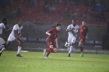 Chiangmai - Tayland, 25 Eylül 2022: Thitiphan Puangjan # 8 Tayland Kupası 'nda Tayland ile Malezya arasında 700 yıllık stadyum, Tayland