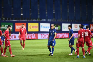 Pathumthani - Tayland, 31 Mayıs 2022: Teerasil Dangda # 10 Tayland dostluk maçı sırasında Bg Stadyumu, Tayland 'da Bahreyn' e karşı