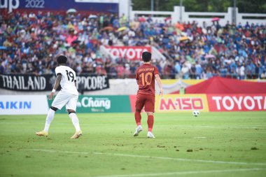 Chiangmai - Tayland, 25 Eylül 2022: Jakkaphan Kaewprom # 10 Tayland Kupası 'nda Tayland ile Tayland arasında 700 yıllık stadyum, Tayland