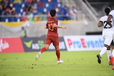 Chiangmai - Tayland, 25 Eylül 2022: Jakkaphan Kaewprom # 10 Tayland Kupası 'nda Tayland ile Malezya arasında 700 yıllık stadyum, Tayland