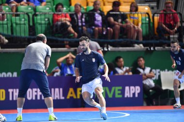 Bangkok-Tayland: 28 APR 24 - İran ile Tayland 'ın Bangkok Arena kentinde oynanan 2024 Asya Kupası sırasında İran oyuncusu