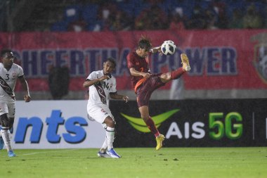 Chiangmai - Tayland, 25 Eylül 2022: Chatmongkol Rueangthanarot # 2 Tayland Kupası sırasında Tayland ile Malezya arasında 700 yıllık stadyum, Tayland