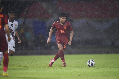 Chiangmai - Tayland, 25 Eylül 2022: Phitiwat Sookjitthammakul # 16 Tayland Kupası sırasında Tayland ile Malezya arasında 700 yıllık stadyum, Tayland