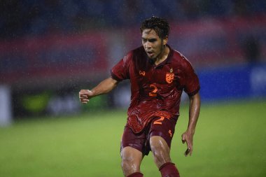 Chiangmai - Tayland, 25 Eylül 2022: Chatmongkol Rueangthanarot # 2 Tayland Kupası sırasında Tayland ile Malezya arasında 700 yıllık stadyum, Tayland