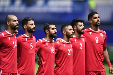 Pathumthani - Tayland, 31 Mayıs 2022: Tayland - Tayland Bg Stadyumu 'nda oynanan dostluk karşılaşmasında Ahmed Abdulla Ali # 18 Barrain oyuncusu