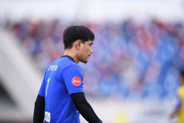 Chiangmai - Tayland, 25 Eylül 2022: Kampon Phathomakkakul # 1 Tayland Kupası 'nda Tayland ile Malezya arasında 700 yıllık stadyum, Tayland