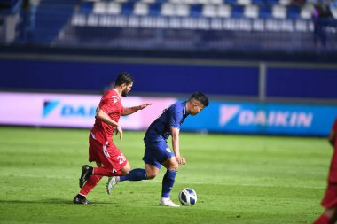 PATHUMTHANI, THAILAND -31 MAYIS 2022: Phitiwat Sookjitthammakul # 16 Tayland dostluk maçı sırasında bg stadyumunda Bahreyn 'e karşı