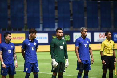 Pathumthani - Tayland - 31 Mayıs 2022: Tayland 'ın Bahreyn Stadyumu' nda oynanan dostluk karşılaşmasında Kittipong Phoothawchuek # 20 Tayland Oyuncusu