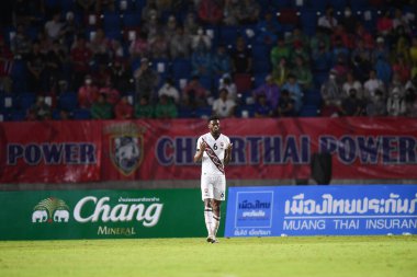 Chiangmai - Tayland, 25 Eylül 2022: Anthony Herbert # 6 Trinidad Oyuncusu ve Tubaco, Tayland ile Malezya arasında 700 yıllık stadyum, Tayland