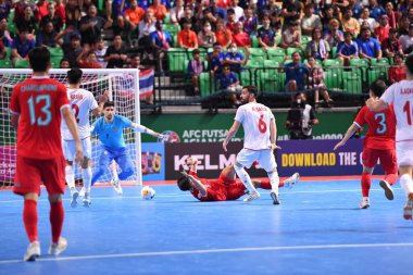 Bangkok, Tayland - 28 Nisan 2024: Jirawat Sornwichian # 6 Tayland Oyuncusu 2024 Asya Kupası sırasında Bangkok Arena 'da İran' a karşı 