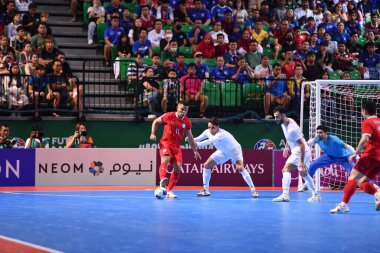 Bangkok, Tayland - 28 Nisan 2024: Muhammed Osamanmusa # 11 Tayland Oyuncusu 2024 'te Tayland' ın Bangkok Arena kentinde İran ile karşı karşıya geldi.