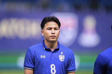 PATHUMTHANI, THAILAND -31 Mayıs 2022: Tayland ile Tayland arasındaki dostluk maçı sırasında Tayland 'ın Bg Stadyumu' nda Bahreyn 'e karşı oynanan Thitiphan Puangjan # 8 Tayland Oyuncusu
