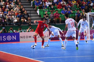 Bangkok, Tayland - 28 Nisan 2024: Muhammed Osamanmusa # 11 Tayland Oyuncusu 2024 'te Tayland' ın Bangkok Arena kentinde İran ile karşı karşıya geldi.