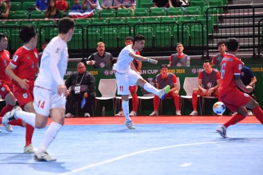 Bangkok, Tayland - 28 Nisan 2024: Mahdi Karimi # 11 İran Oyuncusu 2024 Asya Kupası sırasında Tayland 'ın Bangkok Arena kentinde oynanan maçta
