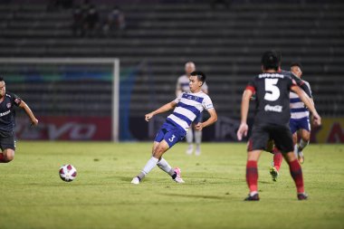 Bangplee-Samutprakan-10NOV2021: Samutprakan şehri ile Tayland 'daki samutprakan Stadyumu' nda birleşen Muangthong maçında Samutprakan şehrinin 2021 yılındaki samutprakan şehrinin 3 numaralı oyuncusu