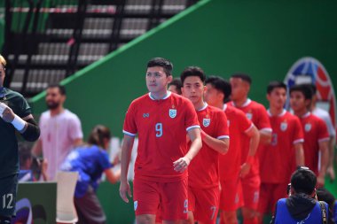 Bangkok, Tayland - 28 Nisan 2024: Suphawut Thueanklang # 9 Tayland Oyuncusu 2024 Asya Kupası sırasında Tayland 'ın Bangkok Arena kentinde oynanan maçta