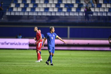 Pathumthani - Tayland, 31 Mayıs 2022: Tayland # 10 Teerasil Dangda Tenis Turnuvası 'nda Tayland ile Tayland' ın Bg Stadyumu 'nda oynanan maçta