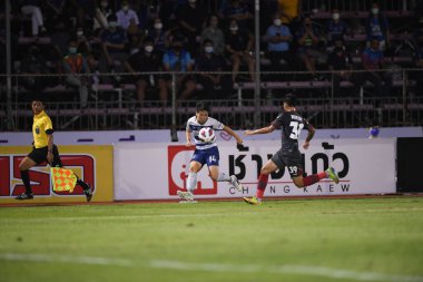 Bangplee-Samutprakan-10NOV2021: Samutprakan şehri ile Tayland samutprakan Stadyumu 'nda birleşmiş Muangthong maçında Samutprakan şehrinin 2021 yılındaki samutprakan şehrinin 14 numaralı oyuncusu