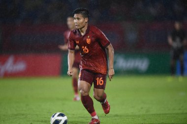 Chiangmai - Tayland, 25 Eylül 2022: Phitiwat Sookjitthammakul # 16 Tayland Kupası sırasında Tayland ile Malezya arasında 700 yıllık stadyum, Tayland