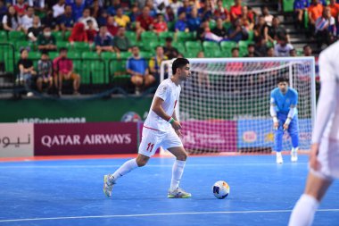 Bangkok, Tayland - 28 Nisan 2024: Mahdi Karimi # 11 İran Oyuncusu 2024 Asya Kupası sırasında Tayland 'ın Bangkok Arena kentinde oynanan maçta